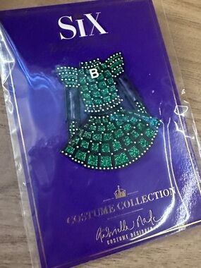 SIX Anne Boleyn Emerald Green Costume Brooch Pin